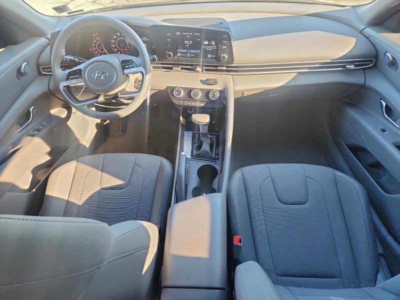 Фото 8 - HYUNDAI ELANTRA