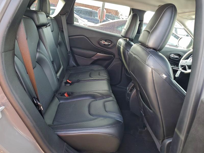 Фото 11 - JEEP GRAND CHER