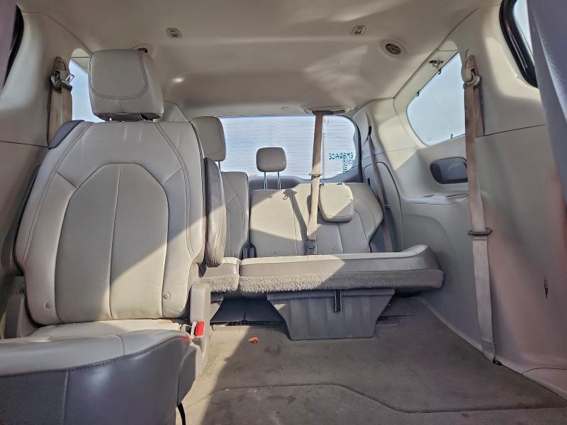 Фото 10 - CHRYSLER PACIFICA