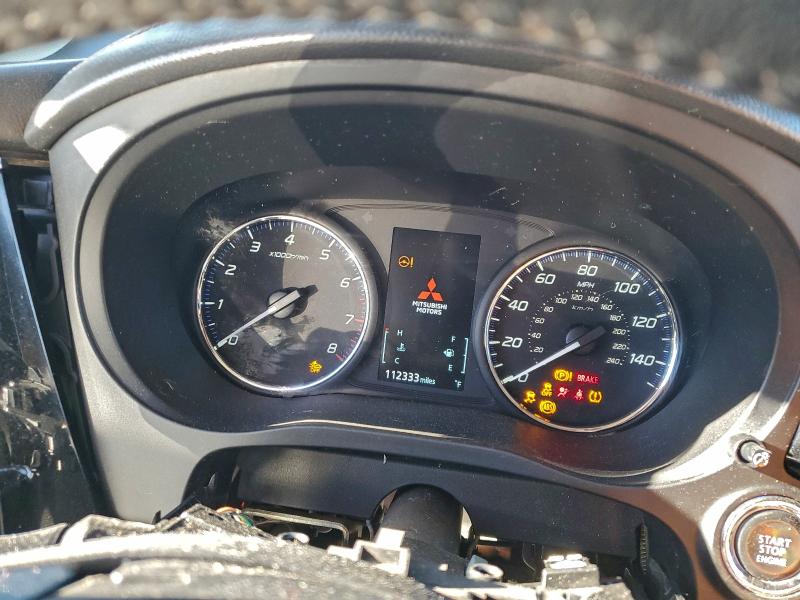 Фото 9 - MITSUBISHI OUTLANDER