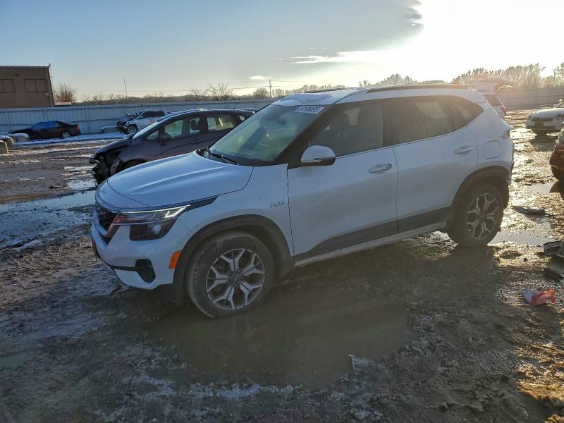 Фото 1 - KIA SELTOS