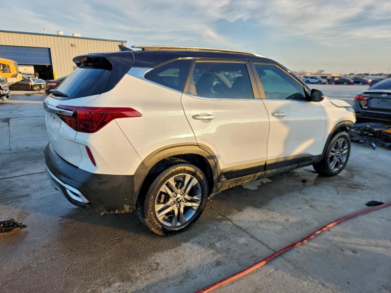 Фото 3 - KIA SELTOS