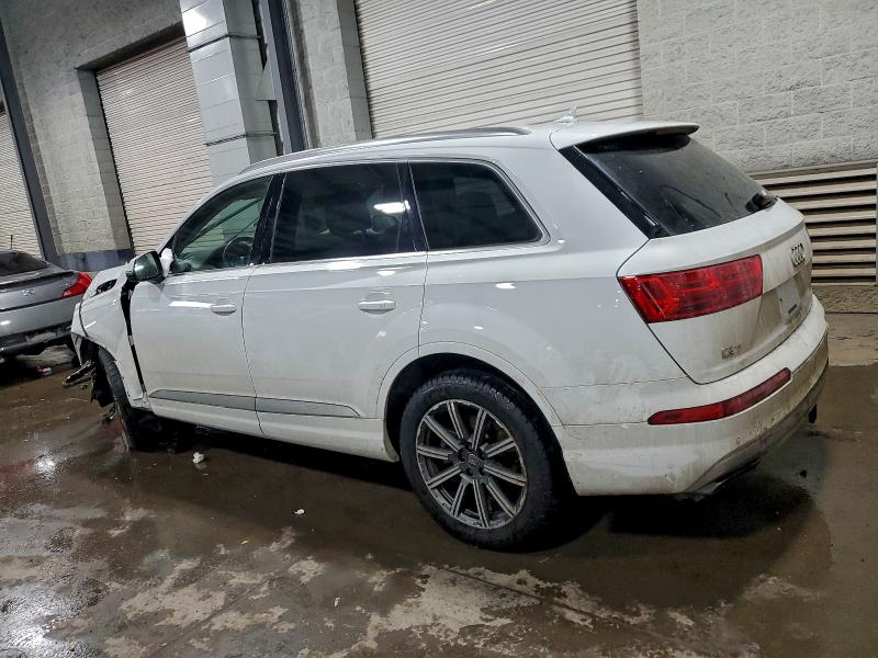 Фото 2 - AUDI Q7