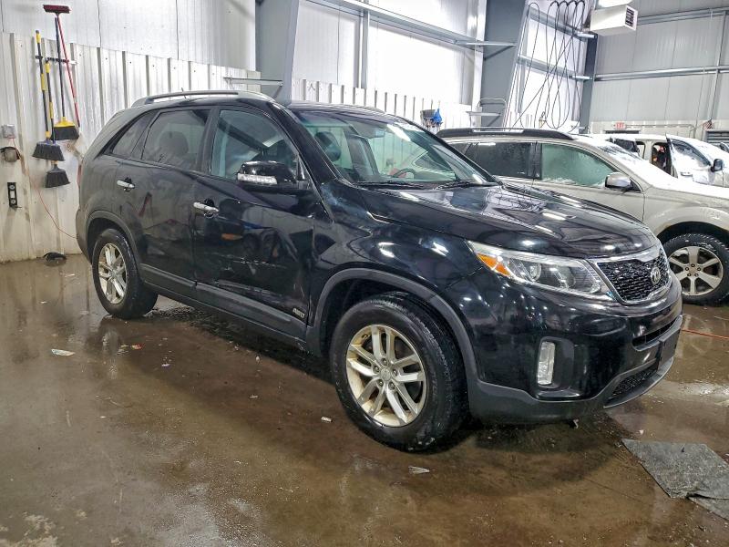 Фото 4 - KIA SORENTO
