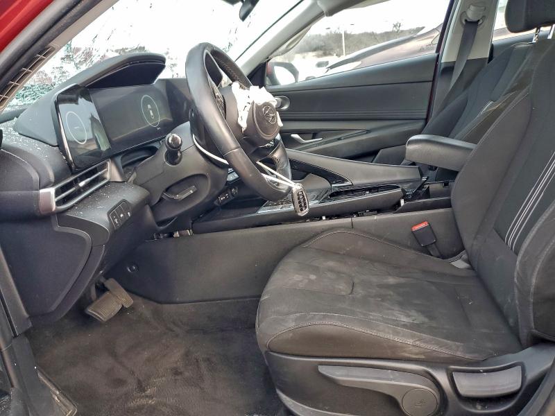 Фото 7 - HYUNDAI ELANTRA