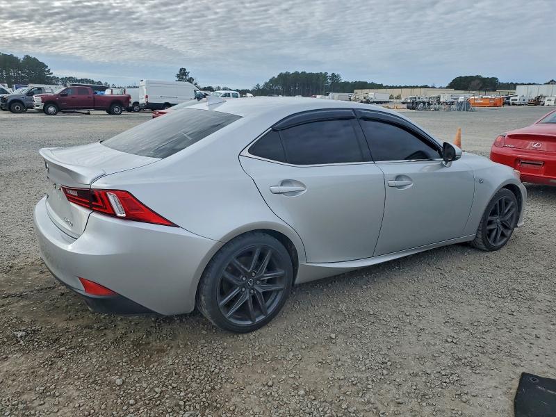 Фото 3 - LEXUS IS