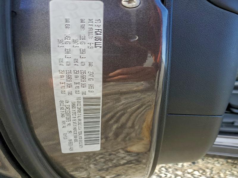 Фото 13 - CHRYSLER PACIFICA