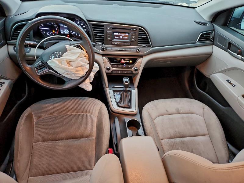 Фото 8 - HYUNDAI ELANTRA