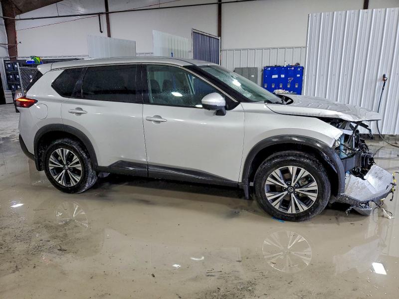 Фото 4 - NISSAN ROGUE