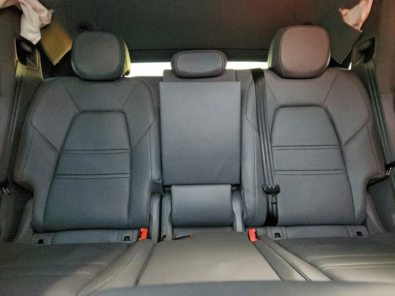 Фото 10 - PORSCHE CAYENNE