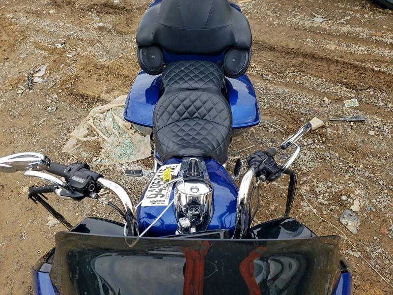 HARLEY-DAVIDSON FL 2015