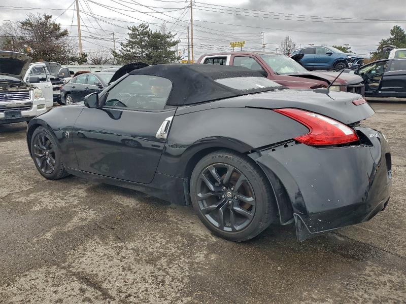 Фото 2 - NISSAN 370Z