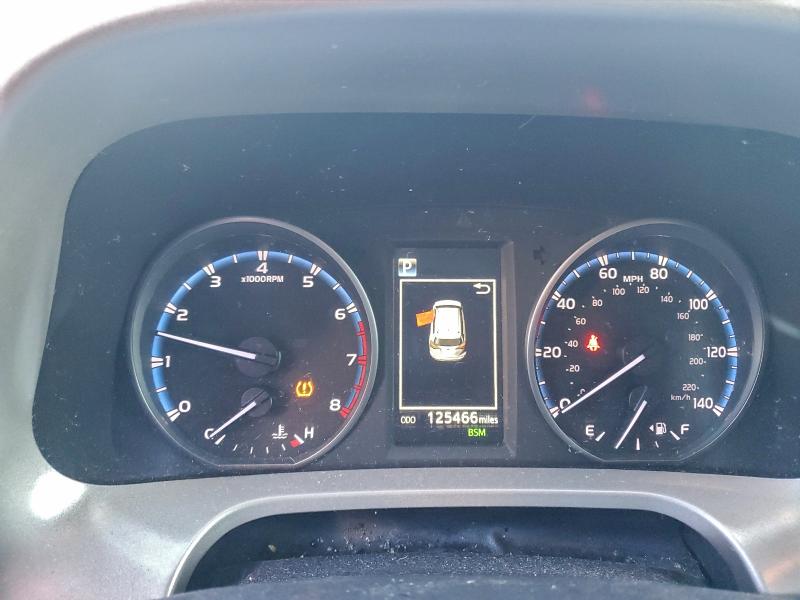 Фото 9 - TOYOTA RAV4