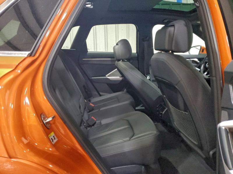 Фото 11 - AUDI Q3