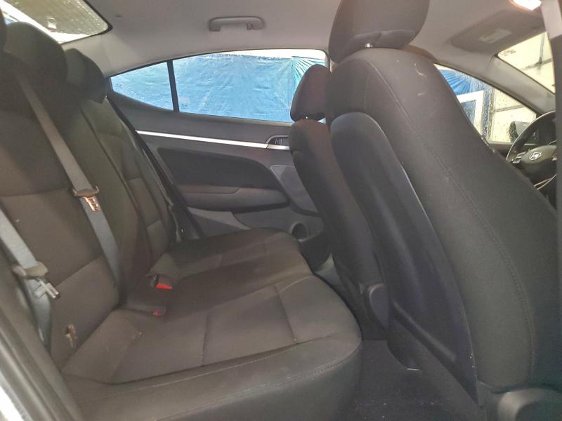 Фото 10 - HYUNDAI ELANTRA