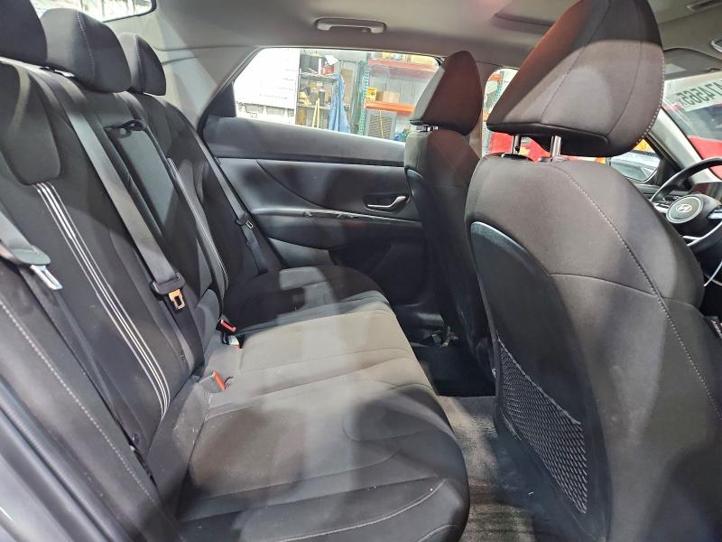 Фото 10 - HYUNDAI ELANTRA