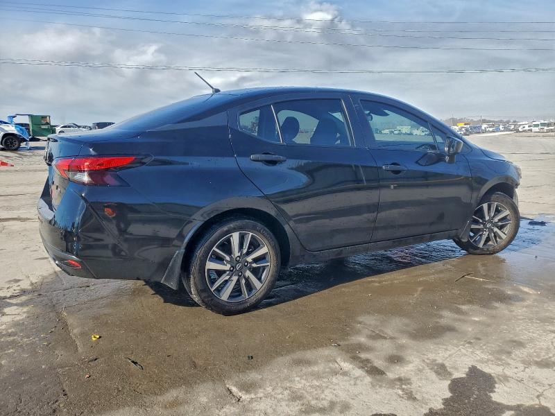 Фото 3 - NISSAN VERSA