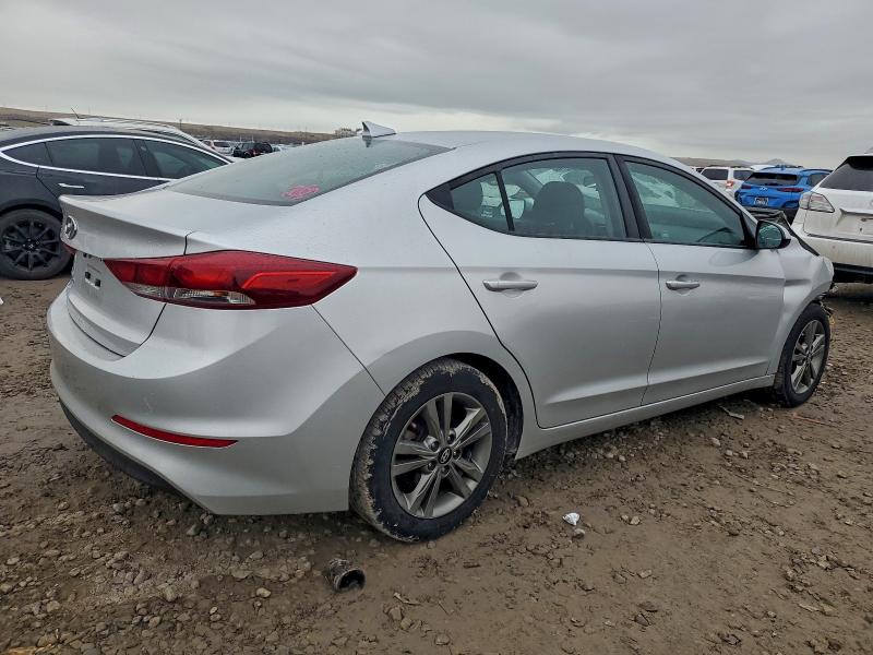 Фото 3 - HYUNDAI ELANTRA