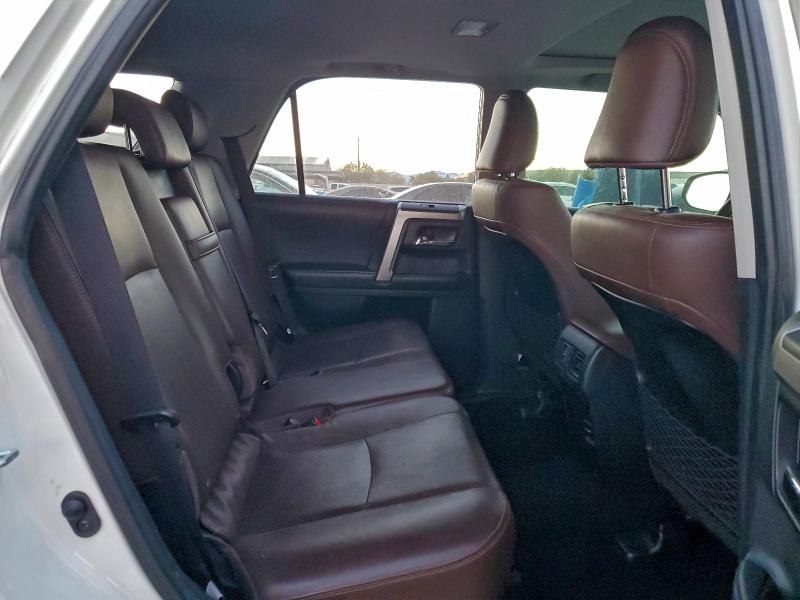 Фото 11 - TOYOTA 4RUNNER