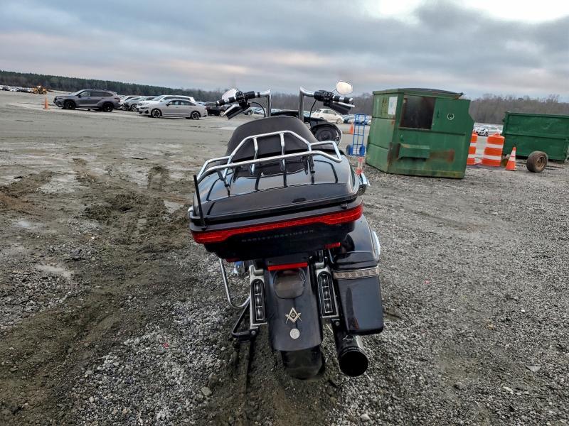 HARLEY-DAVIDSON FLTRK 2021