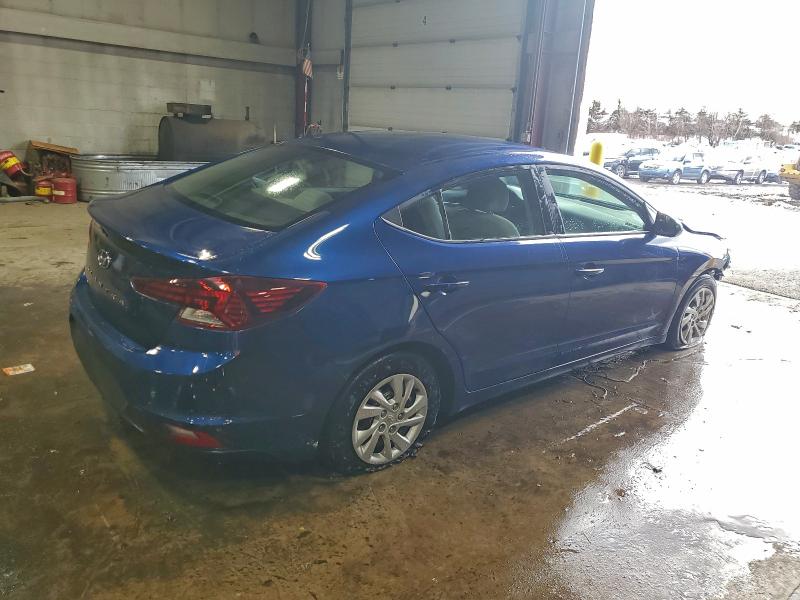 Фото 3 - HYUNDAI ELANTRA