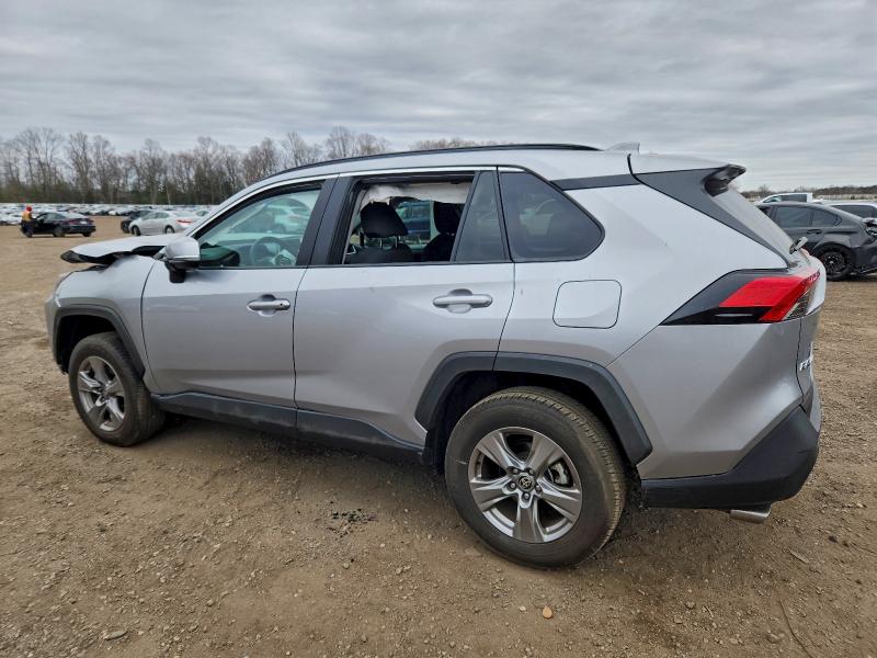 Фото 2 - TOYOTA RAV4