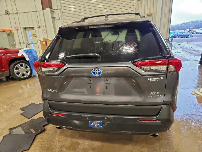 Фото 6 - TOYOTA RAV4