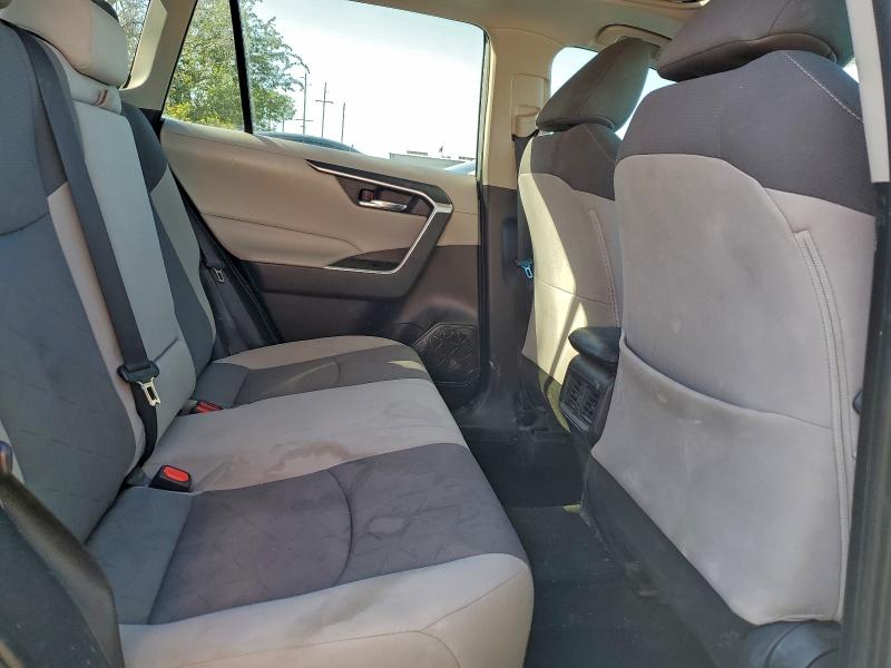 Фото 11 - TOYOTA RAV4