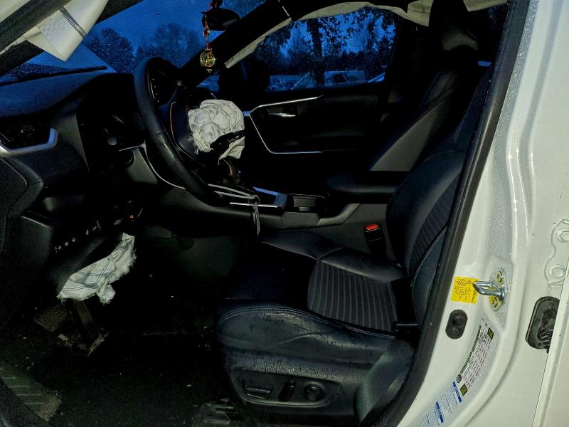 Фото 7 - TOYOTA RAV4