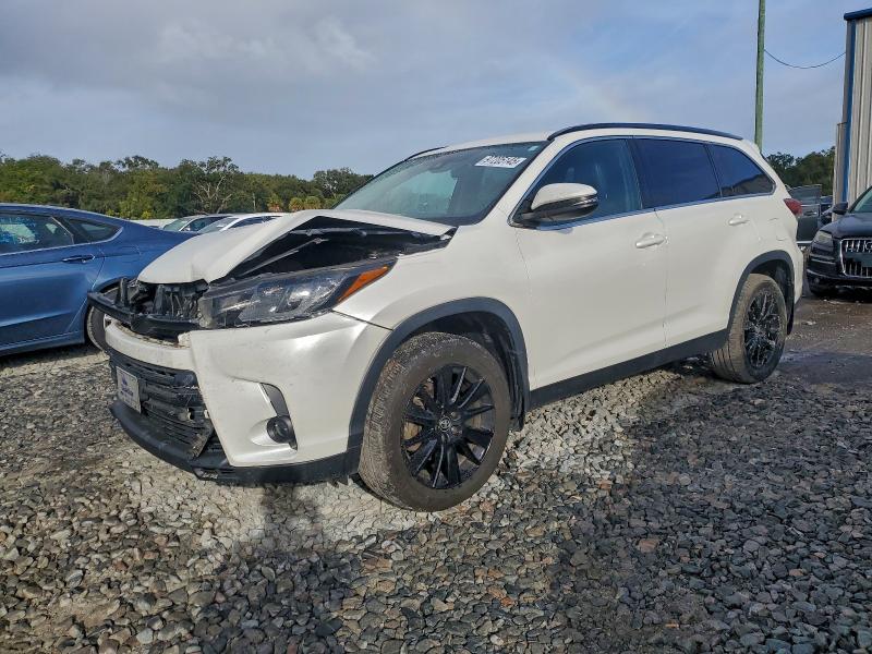 Фото 1 - TOYOTA HIGHLANDER