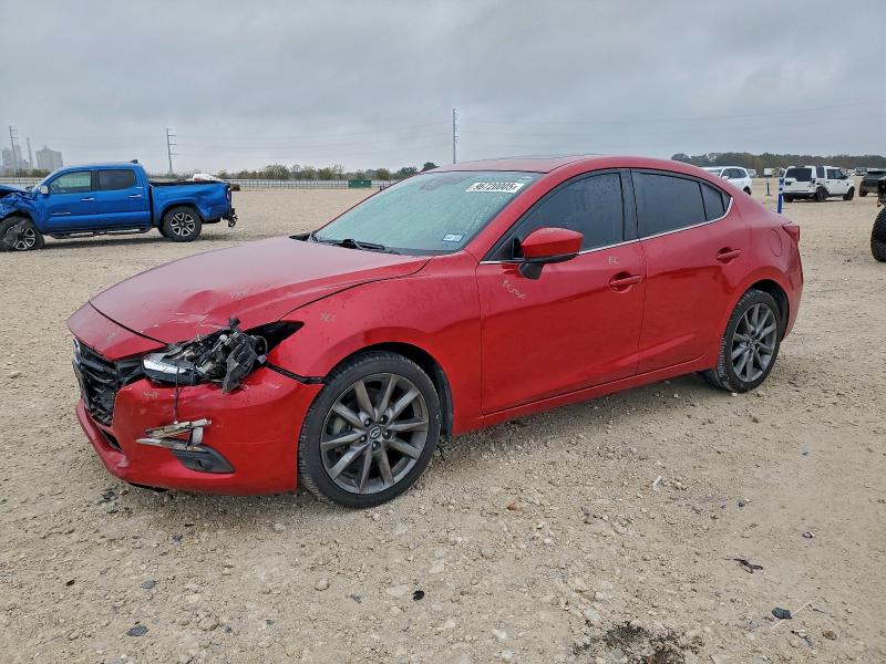 Фото 1 - MAZDA 3