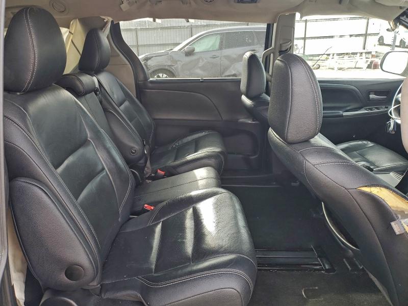 Фото 11 - TOYOTA SIENNA