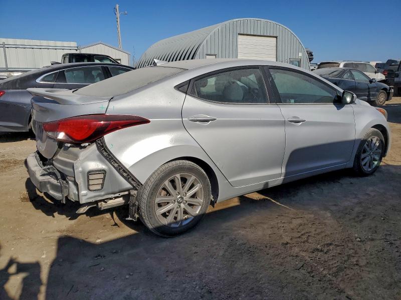 Фото 3 - HYUNDAI ELANTRA