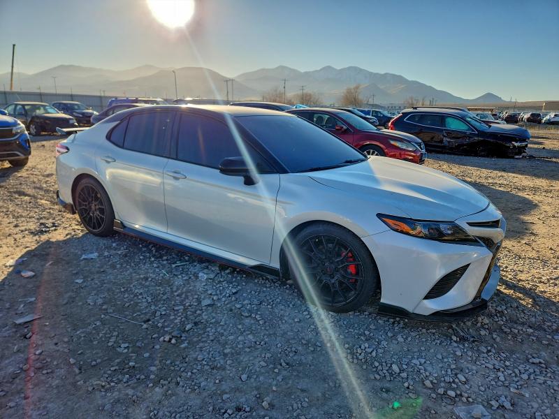 Фото 4 - TOYOTA CAMRY