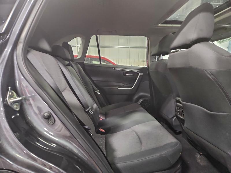 Фото 11 - TOYOTA RAV4