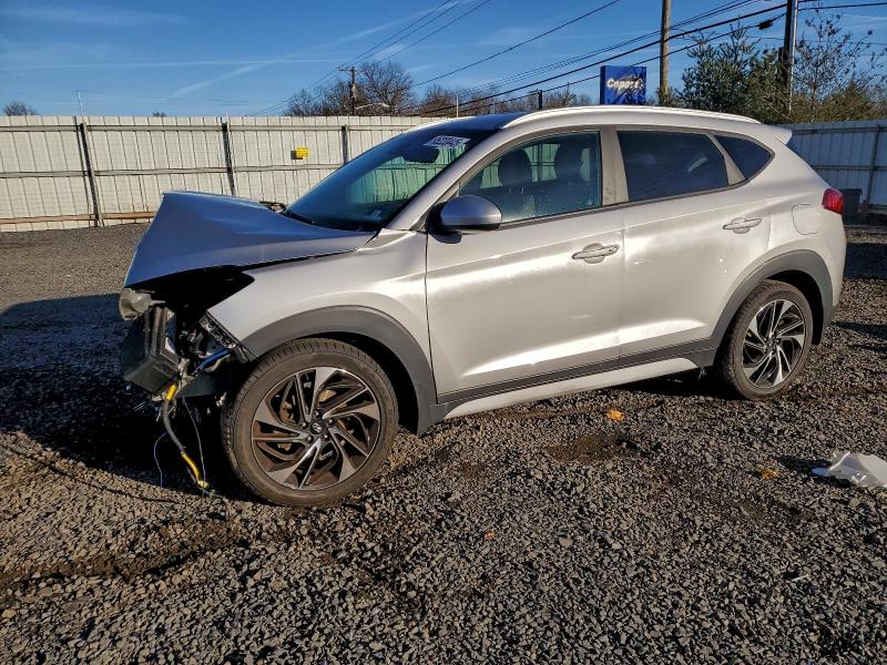 Фото 1 - HYUNDAI TUCSON