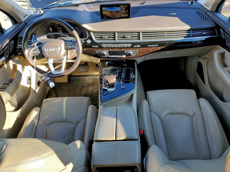 Фото 8 - AUDI Q7