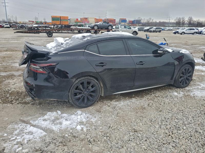 Фото 3 - NISSAN MAXIMA