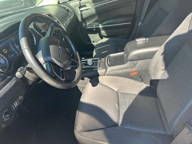 Фото 13 - CHRYSLER 300