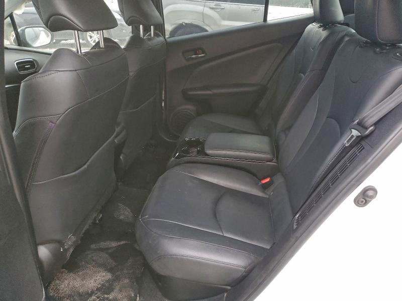 Фото 10 - TOYOTA PRIUS