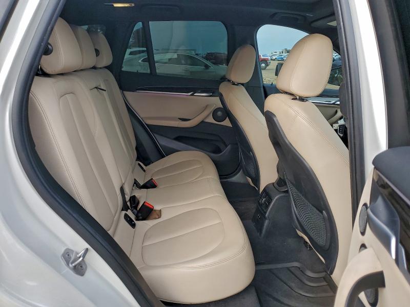 Фото 11 - BMW X1