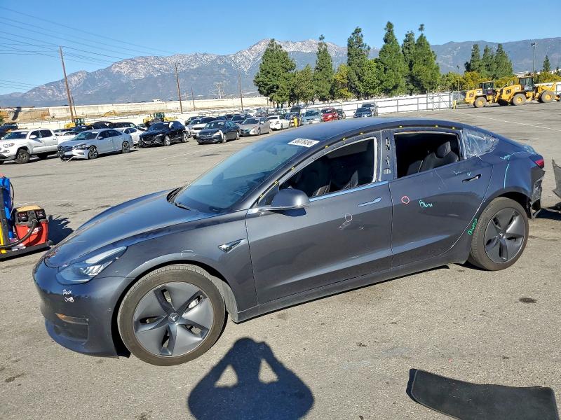 Фото 1 - TESLA MODEL 3