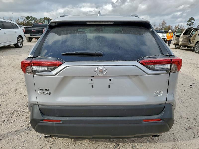 Фото 6 - TOYOTA RAV4