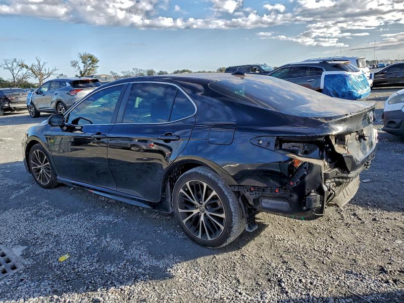 Фото 2 - TOYOTA CAMRY