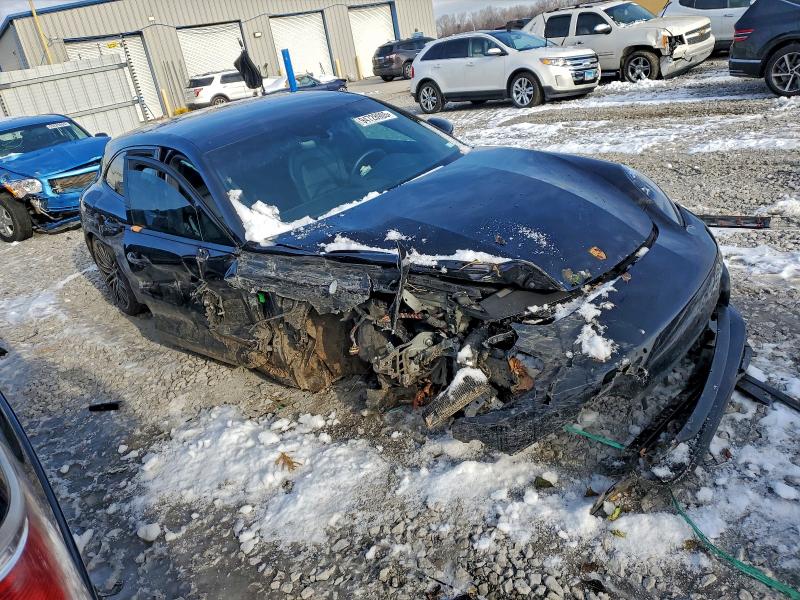 Фото 4 - PORSCHE PANAMERA