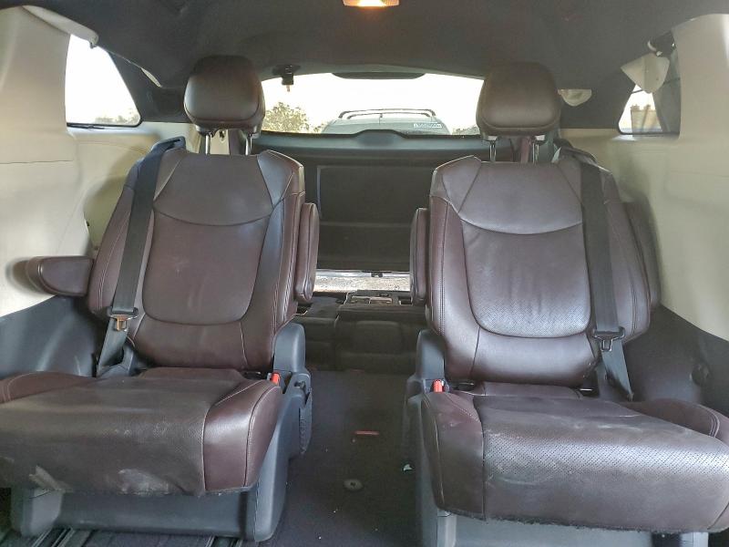 Фото 10 - TOYOTA SIENNA