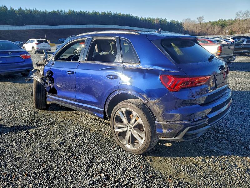 Фото 2 - AUDI Q3