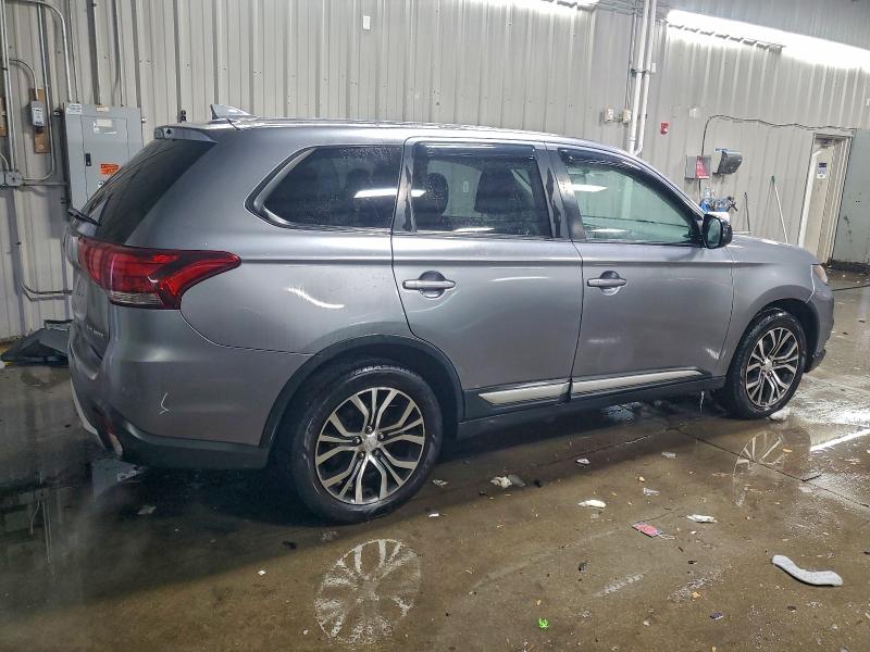 Фото 3 - MITSUBISHI OUTLANDER