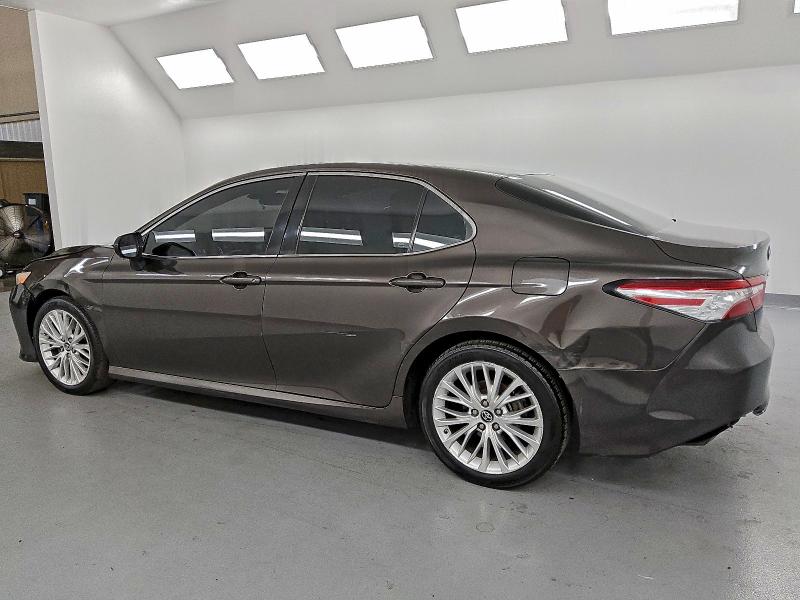 Фото 2 - TOYOTA CAMRY