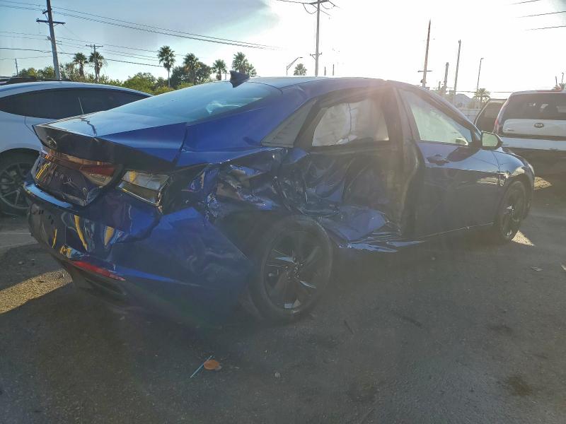 Фото 3 - HYUNDAI ELANTRA